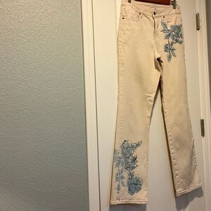 Floral Embroidered ecru Jeans